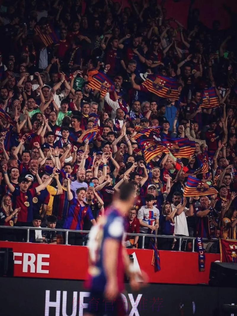 皇马小王跳水遭巴萨围攻!大将嘲讽:你能拿金球