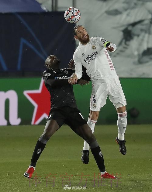 欧冠-本泽马头球梅开二度 皇马2-0携手门兴出线